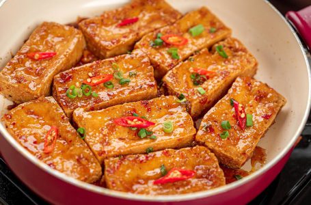 Cách làm đậu hũ rim nước mắm hương vị đậm đà khó quên